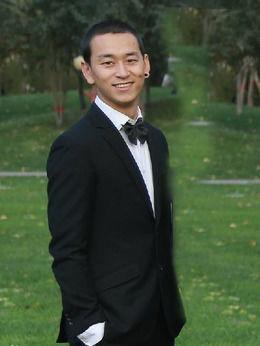 杨羽个人资料照片,光影交织，魅力四溢的时尚达人